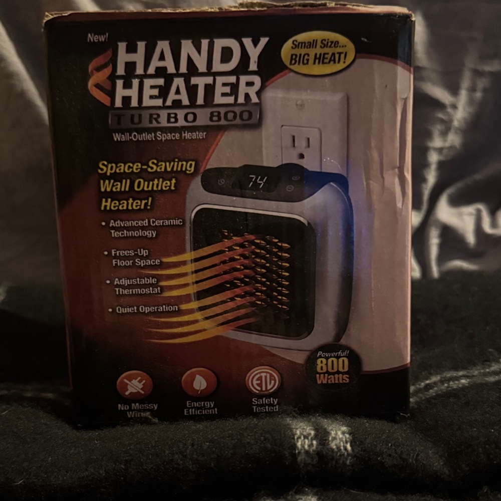 Turbo 800 Wall Outlet Space Heater - Black GREAT FOR SM OFFICE - Picture 1 of 5